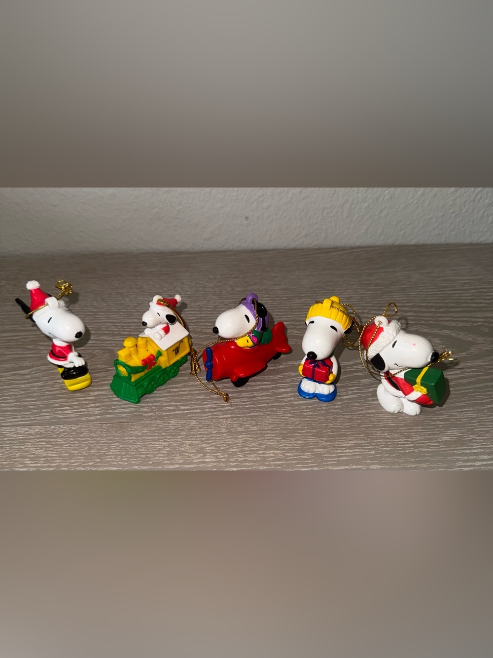 Lot of 5 Vintage Peanuts Woodstock and Snoopy Ceramic Christmas Ornaments